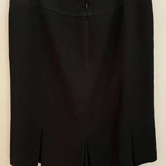 Lot of 3 Ann Taylor Size 12 L 2 Basics Skirts and 1 tank top Low Pleat Accents - Picture 3 of 14